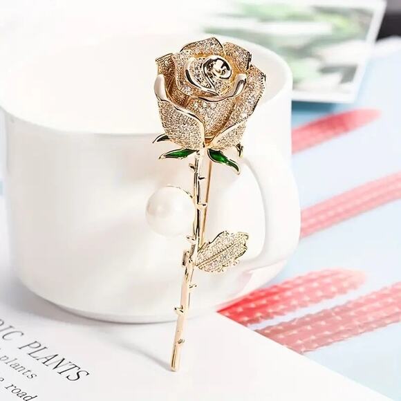 Brooch‎ Rhinestone Gold-Tone Rose with Green Leaves Luxury - Picture 2 of 8